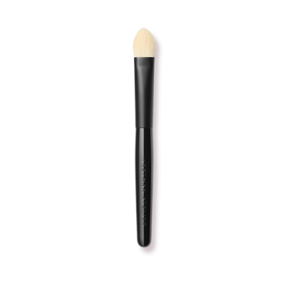 Westman Atelier Eyeshadow l Brush with a soft tapered head for precise application and blending