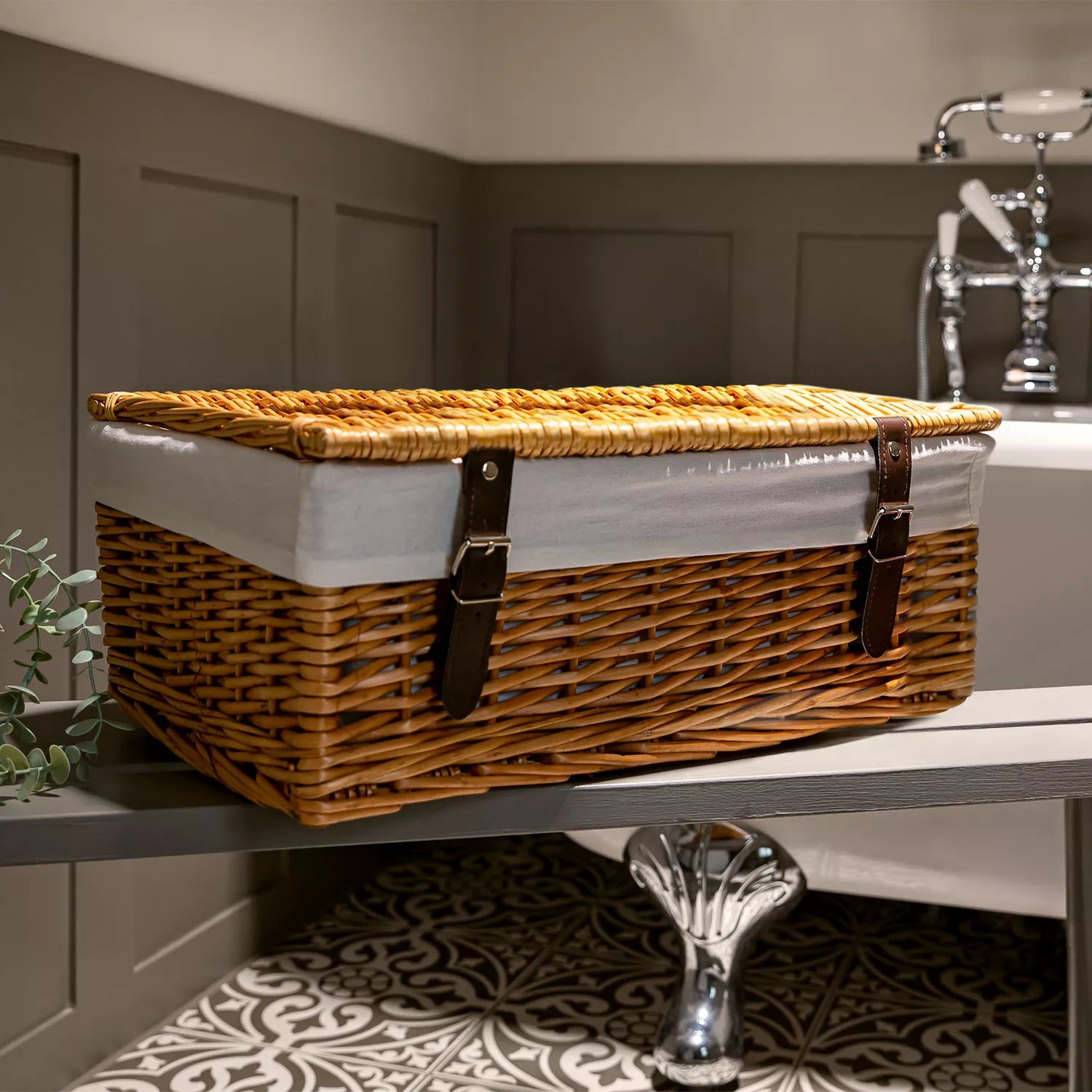 Molton Brown Limited Edition Festive Beauty Hamper in a Woven Basket for Holiday Gifting