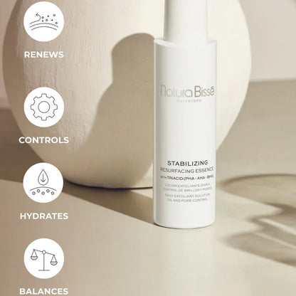 Natura Bissé Daily Exfoliant Solution in a sleek white bottle for balanced skin renewal and control