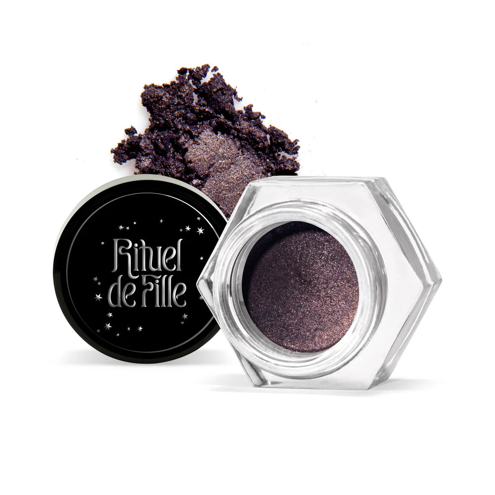 Rituel de Fille Cream Eyeshadow in Deep Purple Shade for a Bold Makeup Look