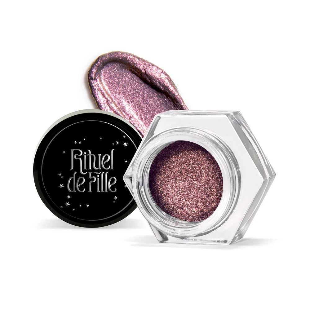 Rituel de Fille Eye Gloss in Shimmering Plum Shade for a Luminous Finish